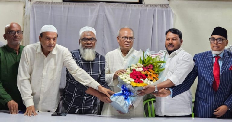 রুহুল কবির রিজভীকে রাজশাহী মহানগর বিএনপির ফুলেল শুভেচ্ছা